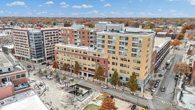 $424,900 | 301 North Neil Street, Unit 708, Champaign, IL 61820