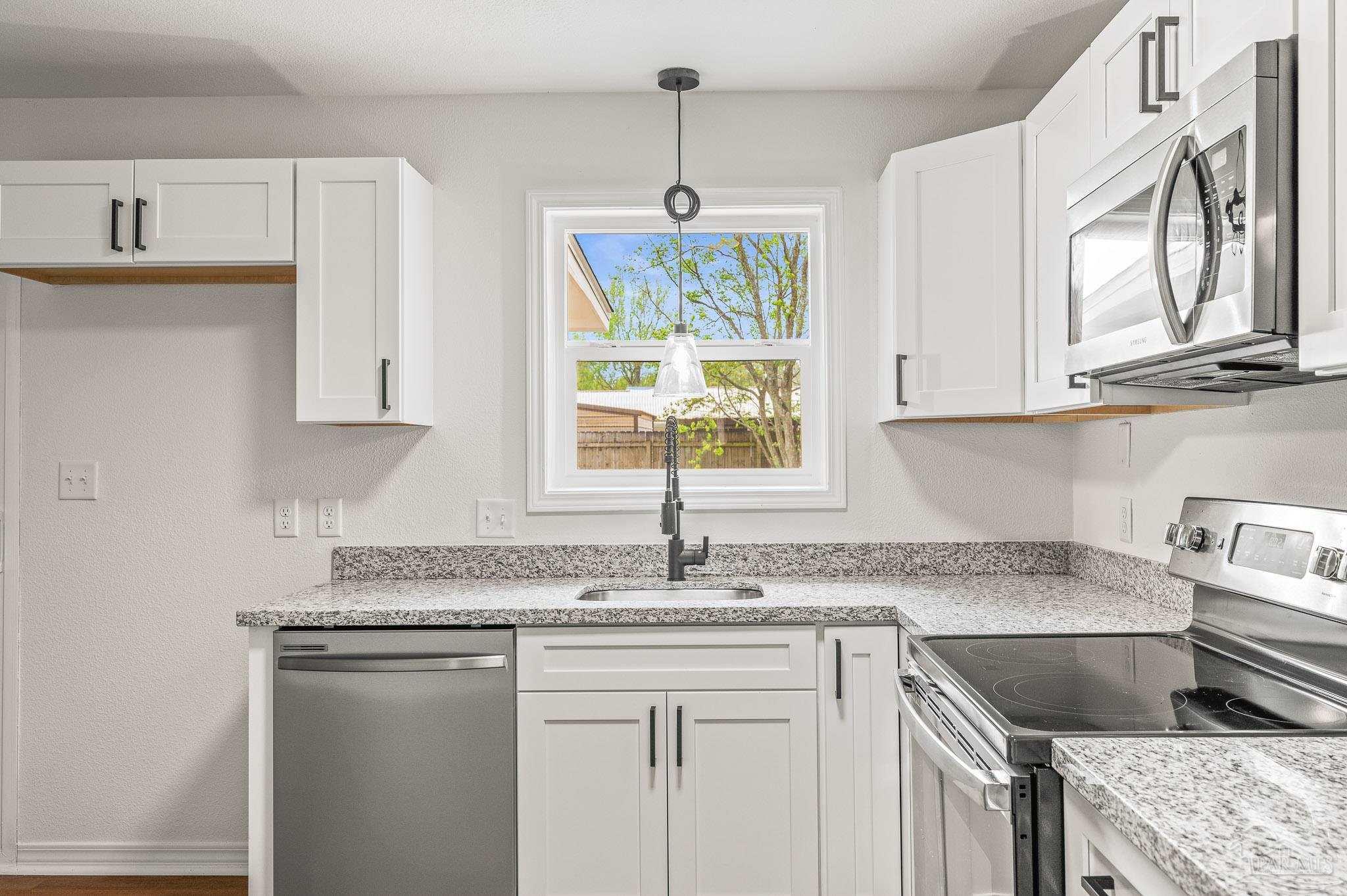 5081 Matthew Road Pace, FL 32571 - Photo 9 of 34