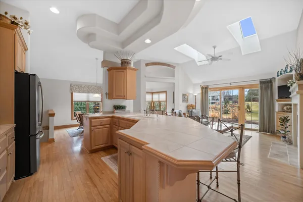 $950,000 | 519 Ponderosa Drive, Hartland, WI 53029
