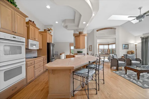 $950,000 | 519 Ponderosa Drive, Hartland, WI 53029