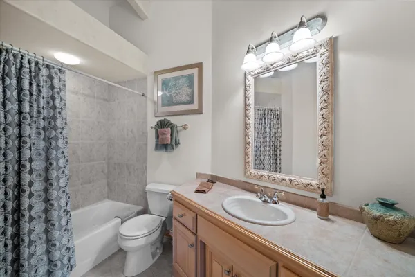 $950,000 | 519 Ponderosa Drive, Hartland, WI 53029