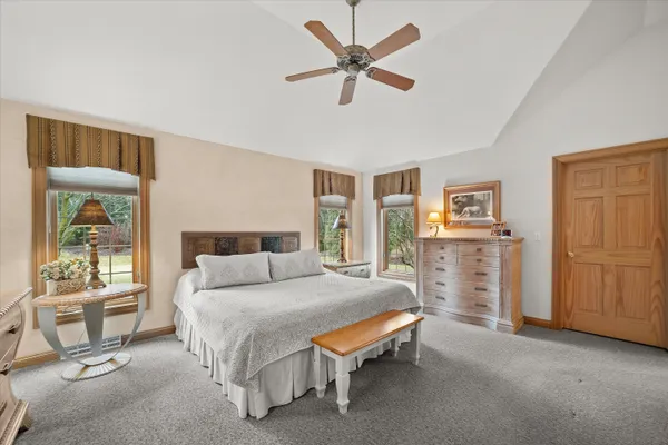 $950,000 | 519 Ponderosa Drive, Hartland, WI 53029