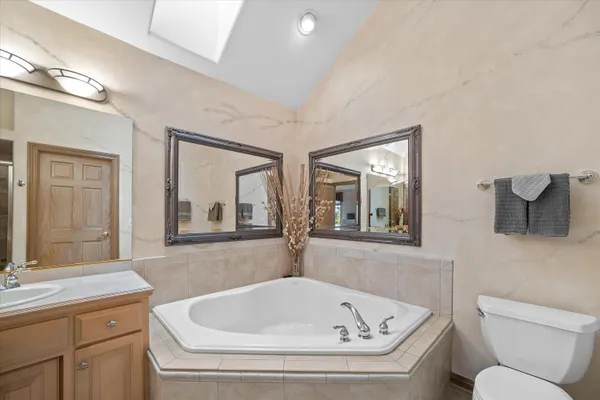 $950,000 | 519 Ponderosa Drive, Hartland, WI 53029