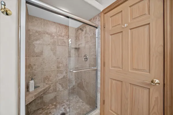 $950,000 | 519 Ponderosa Drive, Hartland, WI 53029