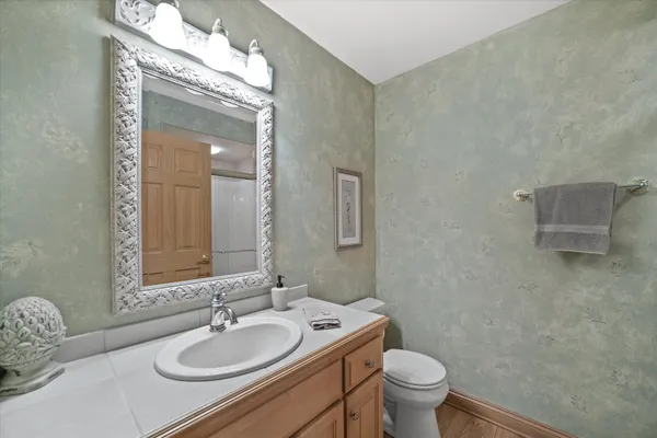 $950,000 | 519 Ponderosa Drive, Hartland, WI 53029