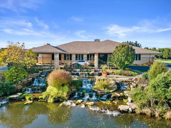 $950,000 | 519 Ponderosa Drive, Hartland, WI 53029