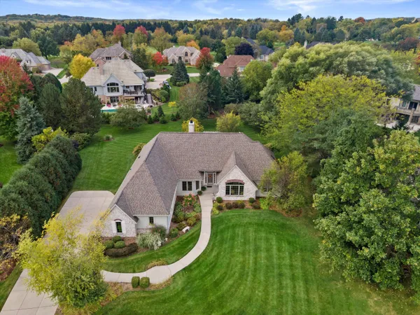 $950,000 | 519 Ponderosa Drive, Hartland, WI 53029