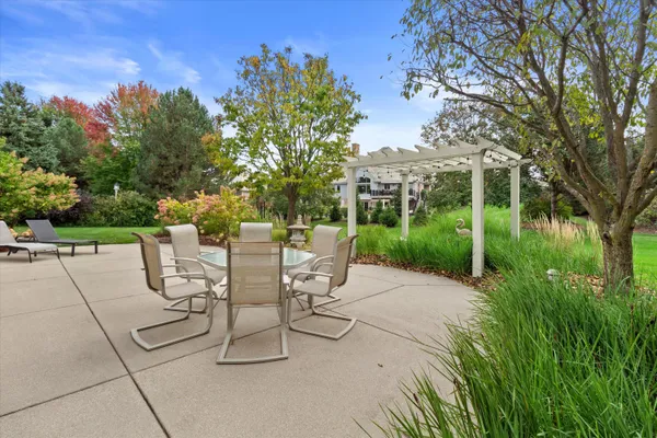 $950,000 | 519 Ponderosa Drive, Hartland, WI 53029