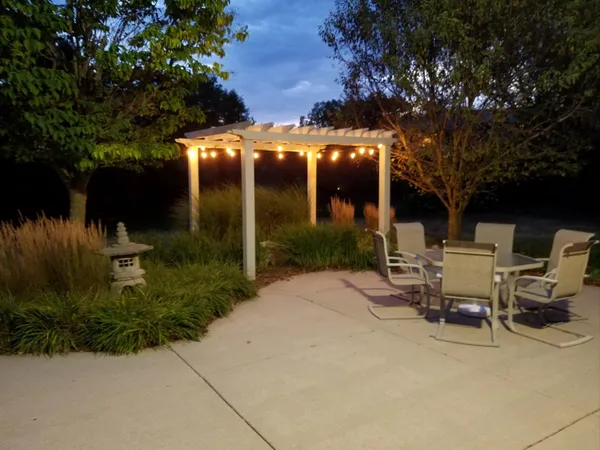$950,000 | 519 Ponderosa Drive, Hartland, WI 53029