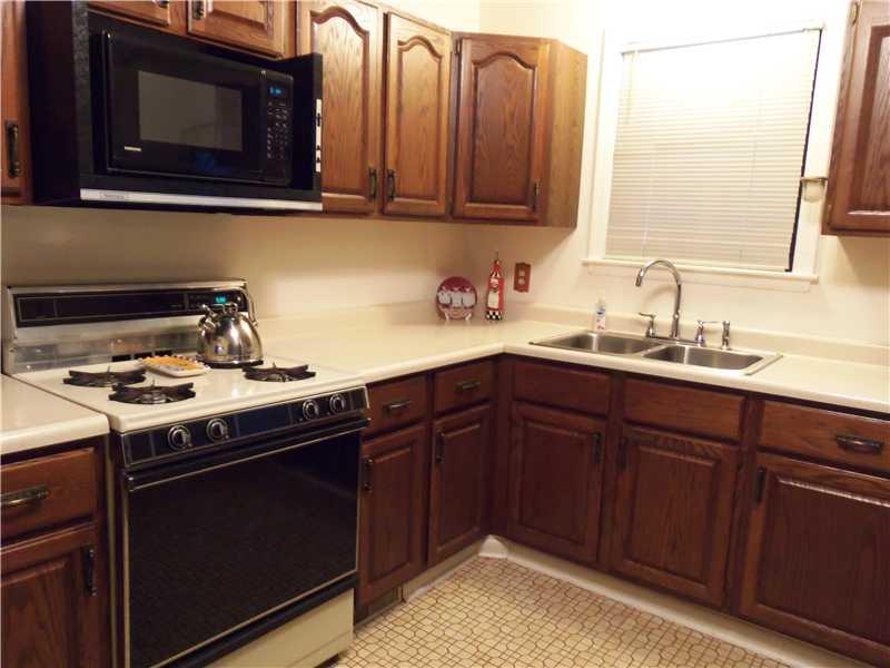 562 Lardintown Road Tarentum, PA 15084 - Photo 11 of 25 Kitchen.