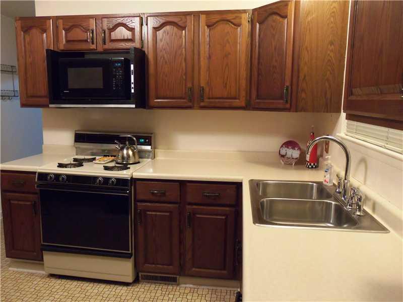 562 Lardintown Road Tarentum, PA 15084 - Photo 12 of 25 Kitchen.