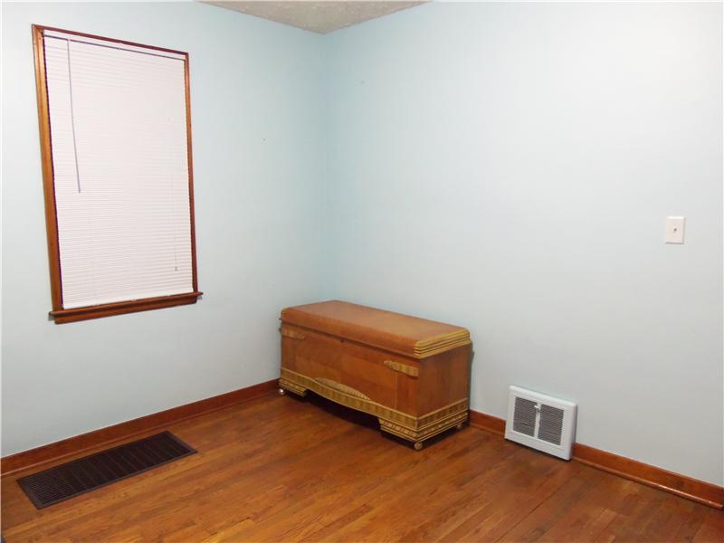 562 Lardintown Road Tarentum, PA 15084 - Photo 19 of 25 Bedroom.