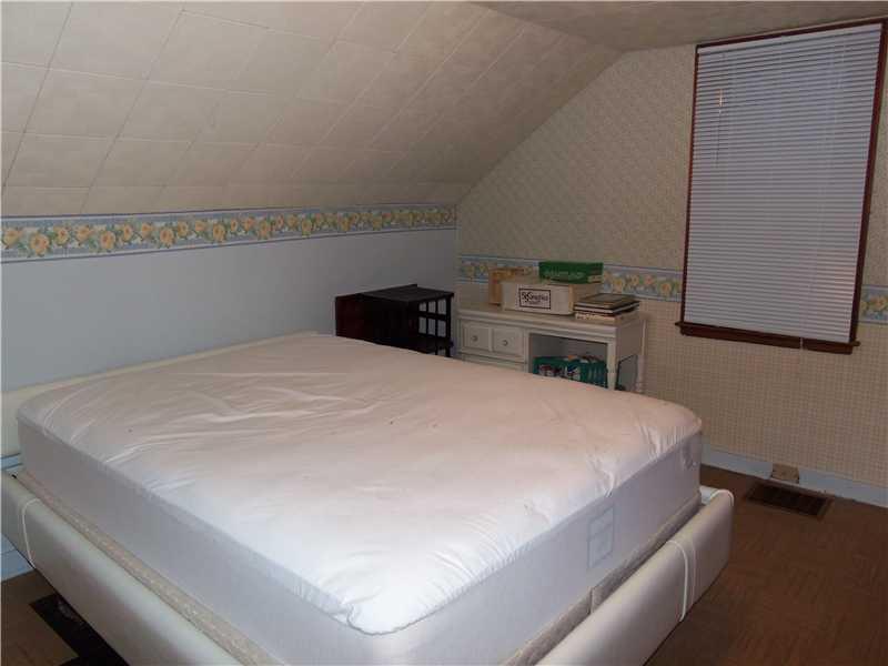 562 Lardintown Road Tarentum, PA 15084 - Photo 21 of 25 Bedroom.