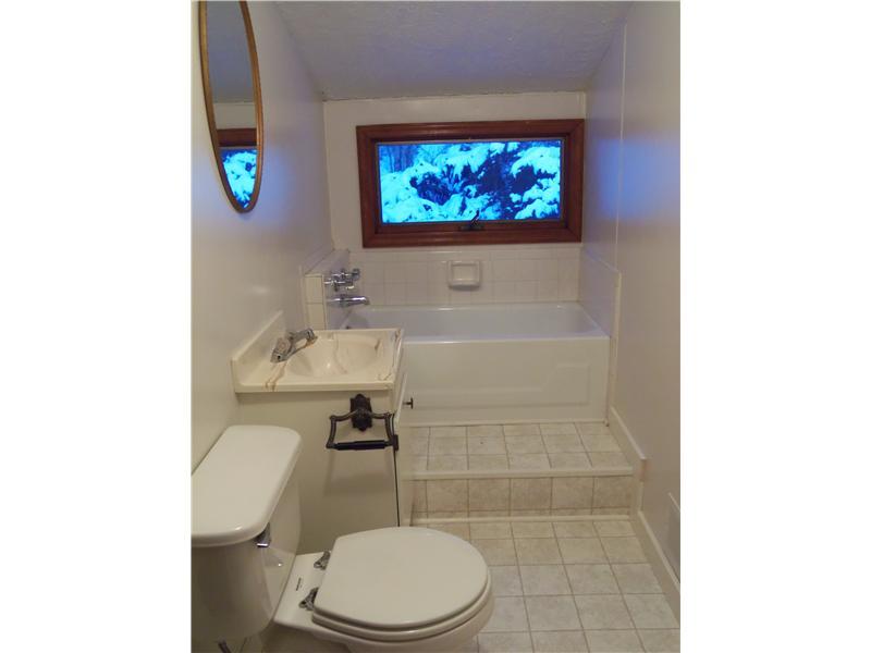 562 Lardintown Road Tarentum, PA 15084 - Photo 23 of 25 Full Bath.