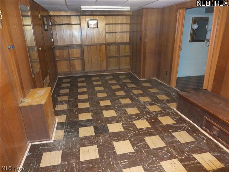 8020 Snow Road Parma, OH 44129 - Photo 16 of 21
