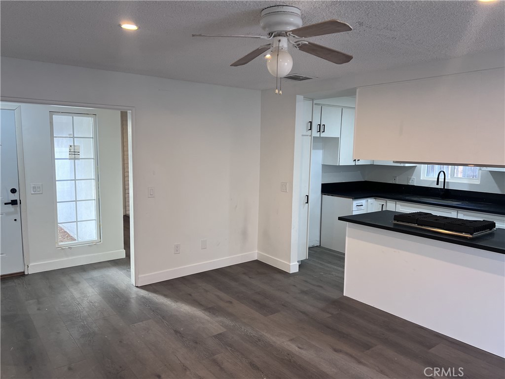 195 Masters Avenue Riverside, CA 92507 - Photo 3 of 37