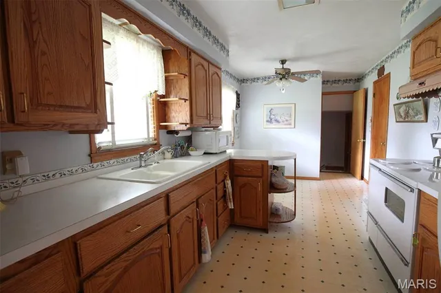 $167,000 | 929 West Jay Street, Vandalia, IL 62471