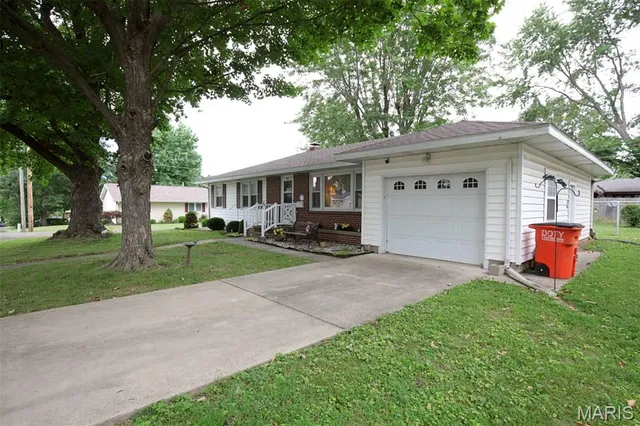 $167,000 | 929 West Jay Street, Vandalia, IL 62471
