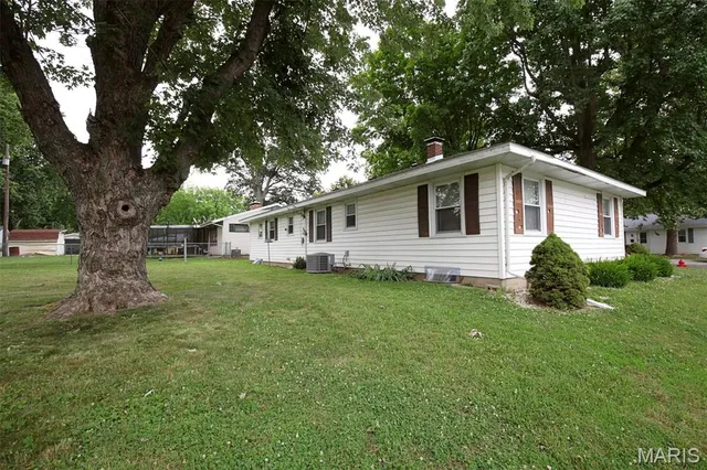 $167,000 | 929 West Jay Street, Vandalia, IL 62471