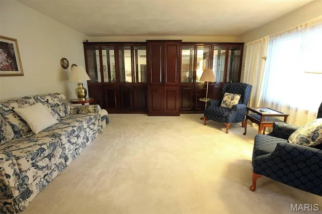 $167,000 | 929 West Jay Street, Vandalia, IL 62471