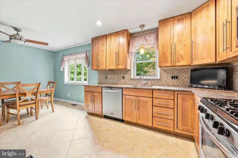 $399,000 | 7 Pin Oak Court, Blackwood, NJ 08012