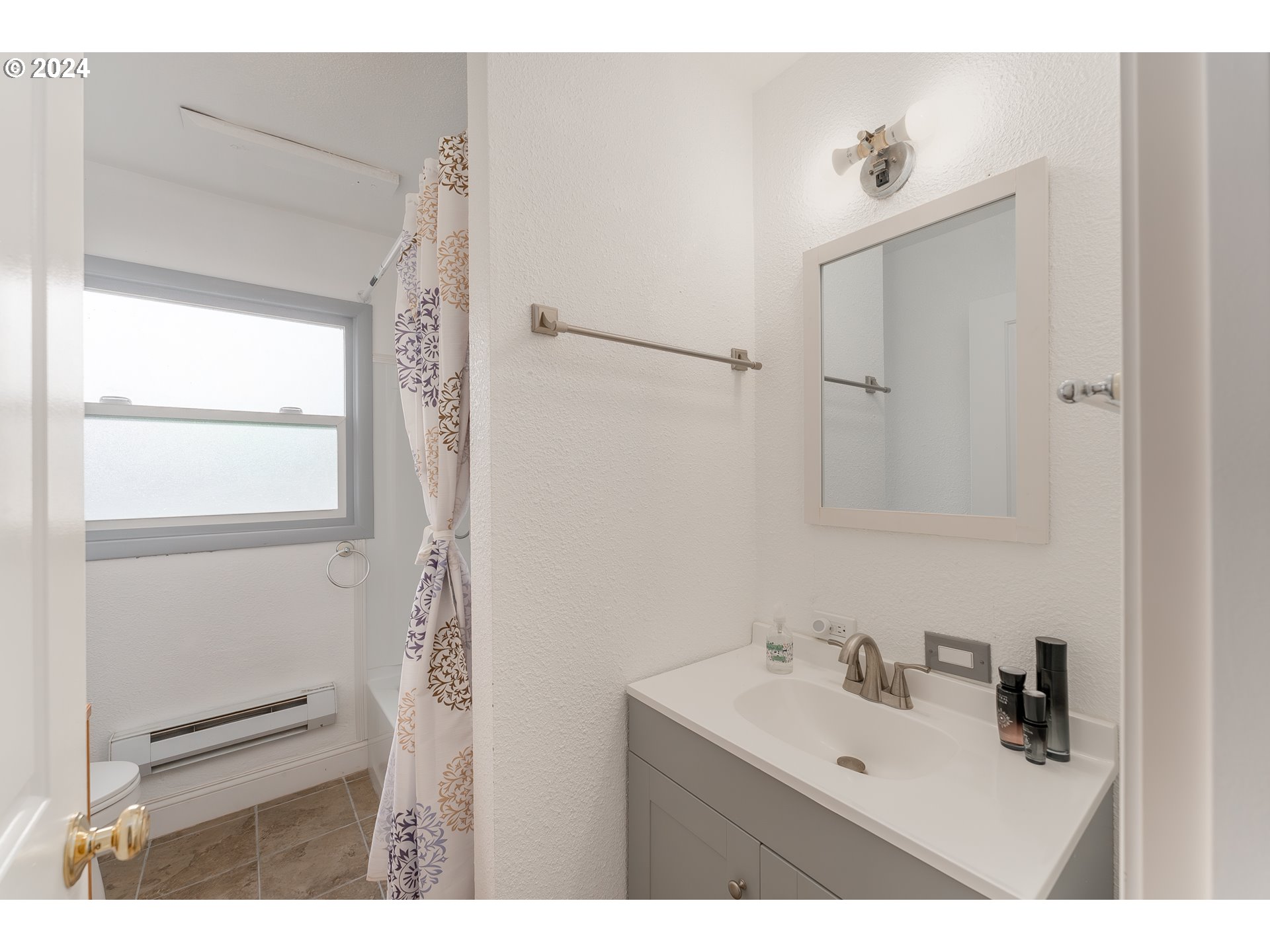 537 West Ballf Street Roseburg, OR 97471 - Photo 15 of 38