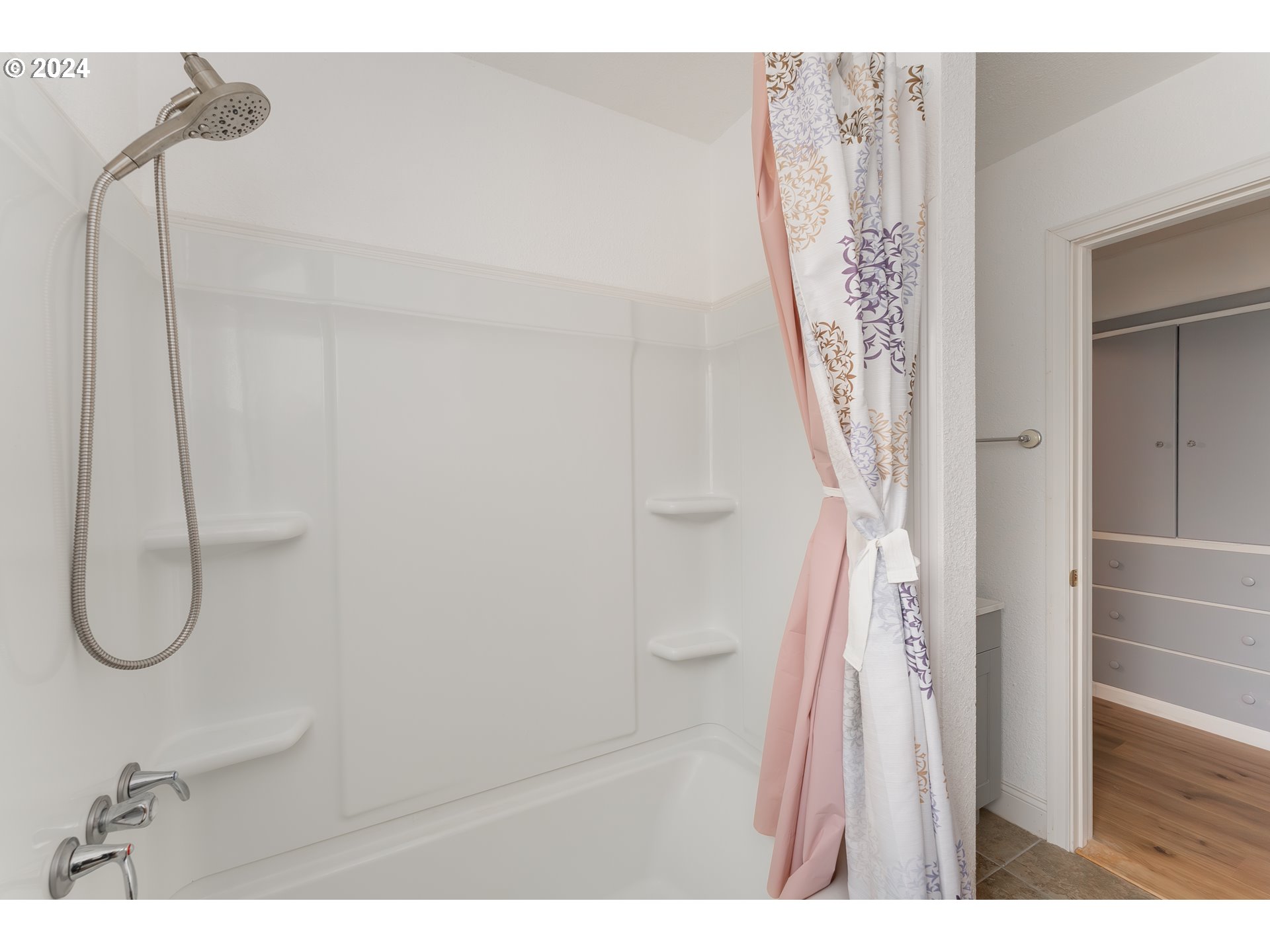 537 West Ballf Street Roseburg, OR 97471 - Photo 16 of 38