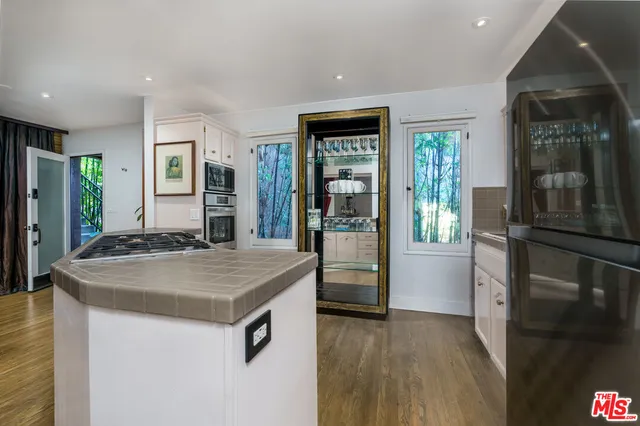 $4,200 | 2066 Glencoe Way, Los Angeles, CA 90068