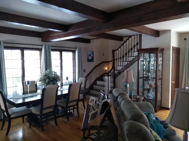 $2,700 | 1619 Riverside Drive, McHenry, IL 60050