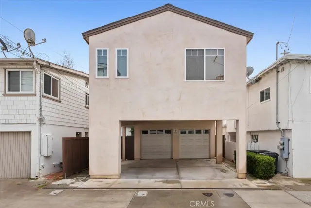 $2,485,000 | 417 Poinsettia Avenue, Corona del Mar, CA 92625