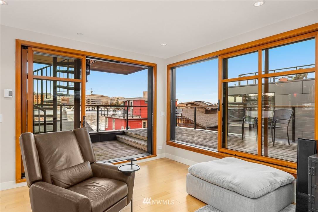 3146 Portage Bay Place East, Unit G Seattle, WA 98102 - Photo 14 of 38