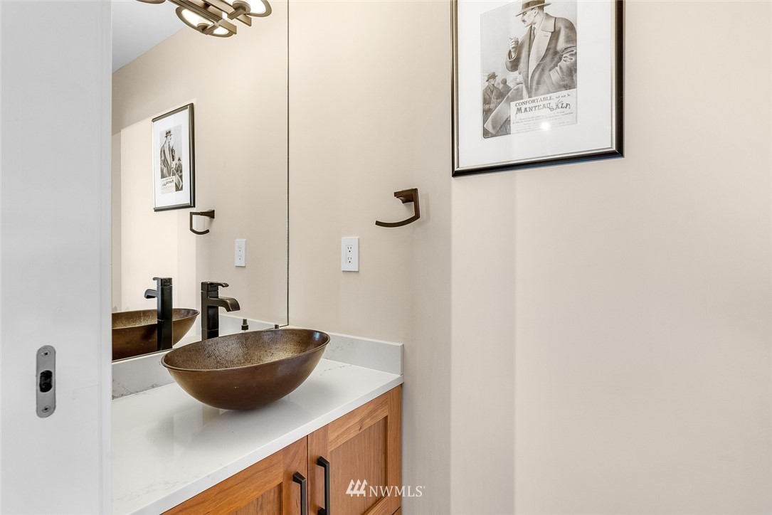 3146 Portage Bay Place East, Unit G Seattle, WA 98102 - Photo 20 of 38