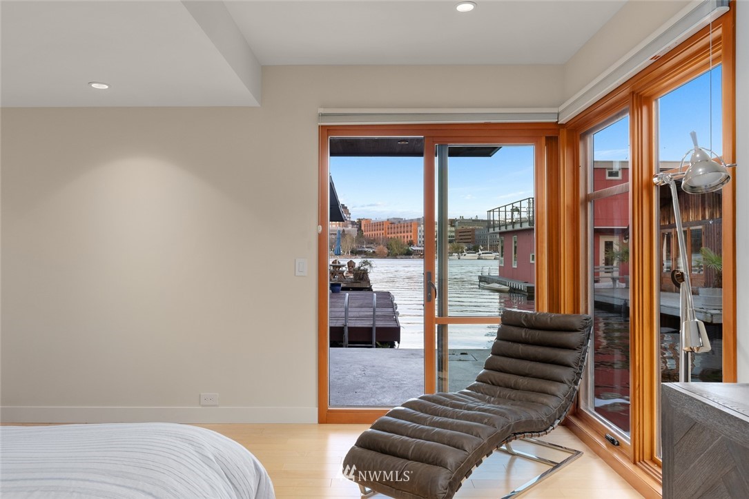 3146 Portage Bay Place East, Unit G Seattle, WA 98102 - Photo 22 of 38