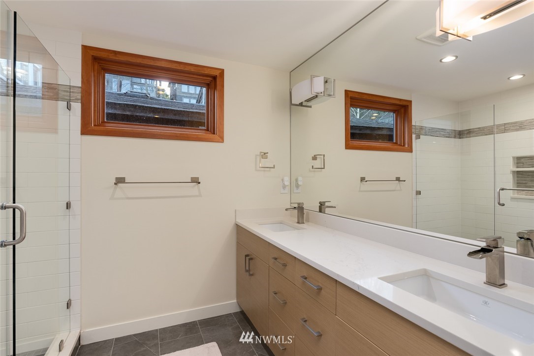 3146 Portage Bay Place East, Unit G Seattle, WA 98102 - Photo 23 of 38