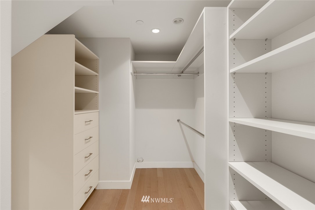 3146 Portage Bay Place East, Unit G Seattle, WA 98102 - Photo 24 of 38