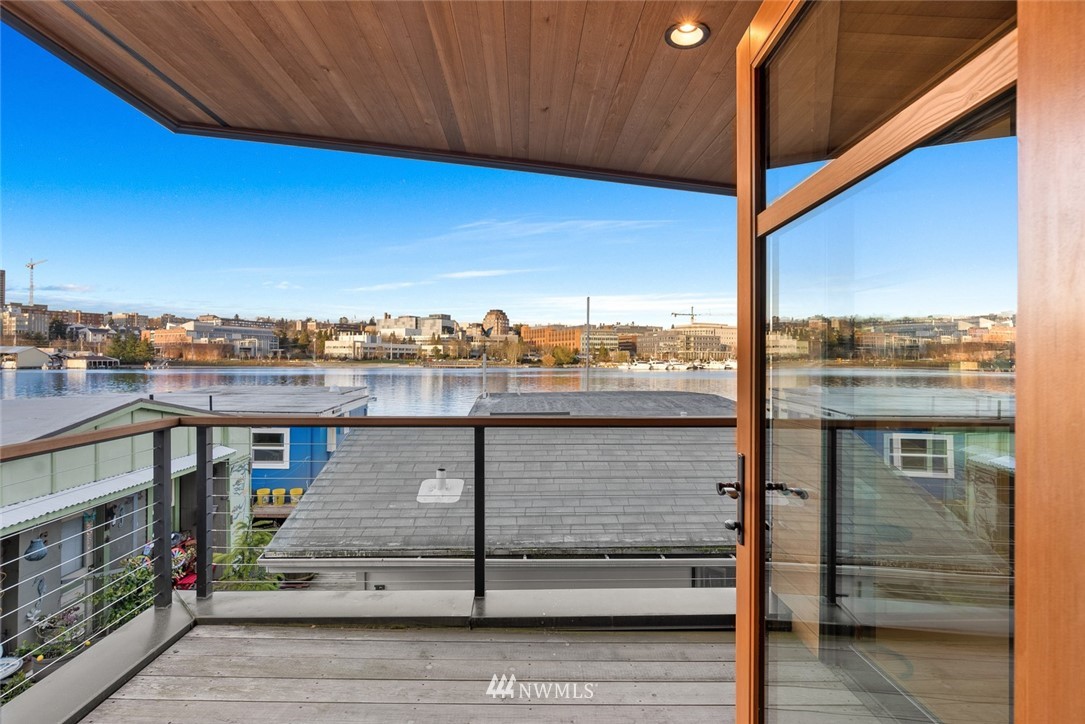 3146 Portage Bay Place East, Unit G Seattle, WA 98102 - Photo 7 of 38