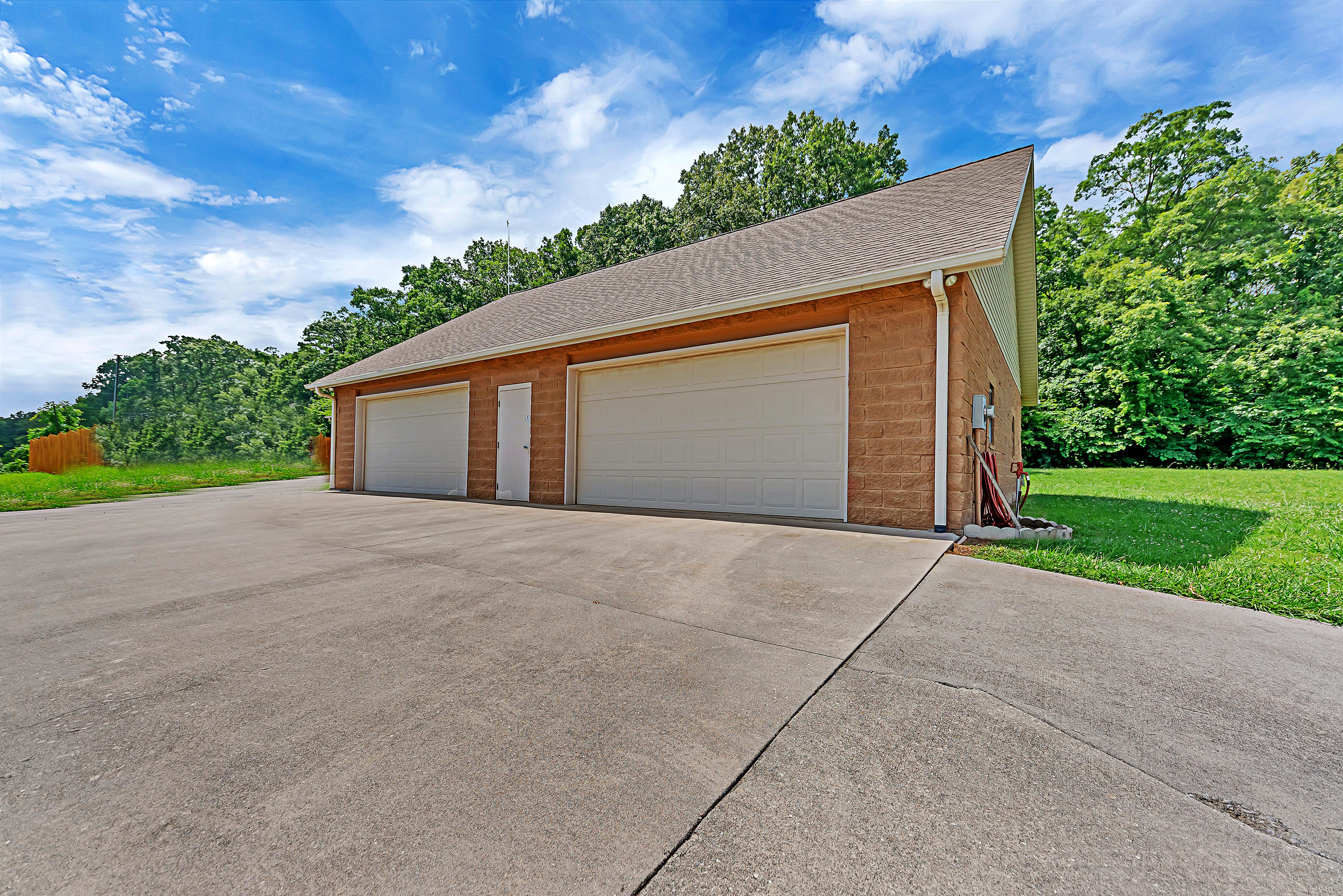 6409 Rutledge Pike Knoxville, TN 37924 - Photo 39 of 40 Detached Garage
