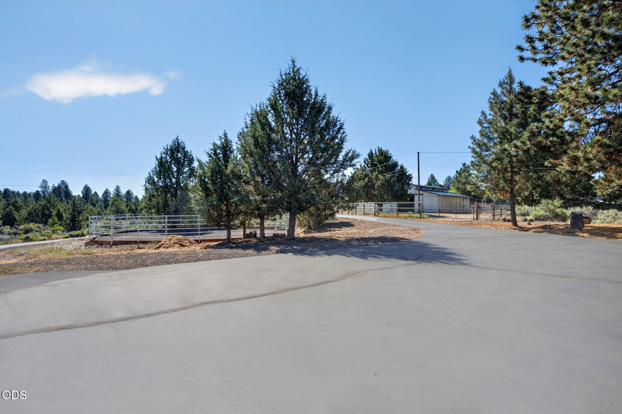 60376 Arnold Market Road Bend, OR 97702 - Photo 40 of 47