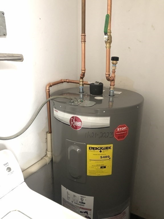 36 C Gibbs Street, Unit 29 Worcester, MA 01607 - Photo 21 of 25 a bathroom with a sink and a mirror