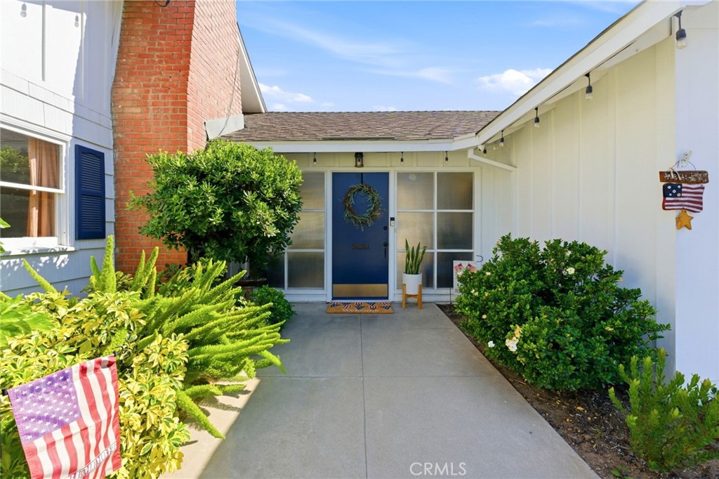 4374 Ramona Drive Riverside, CA 92506 - Photo 4 of 54