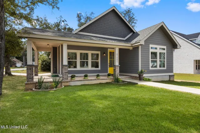 $335,000 | 87001 Beaux Vue Court, Diamondhead, MS 39525