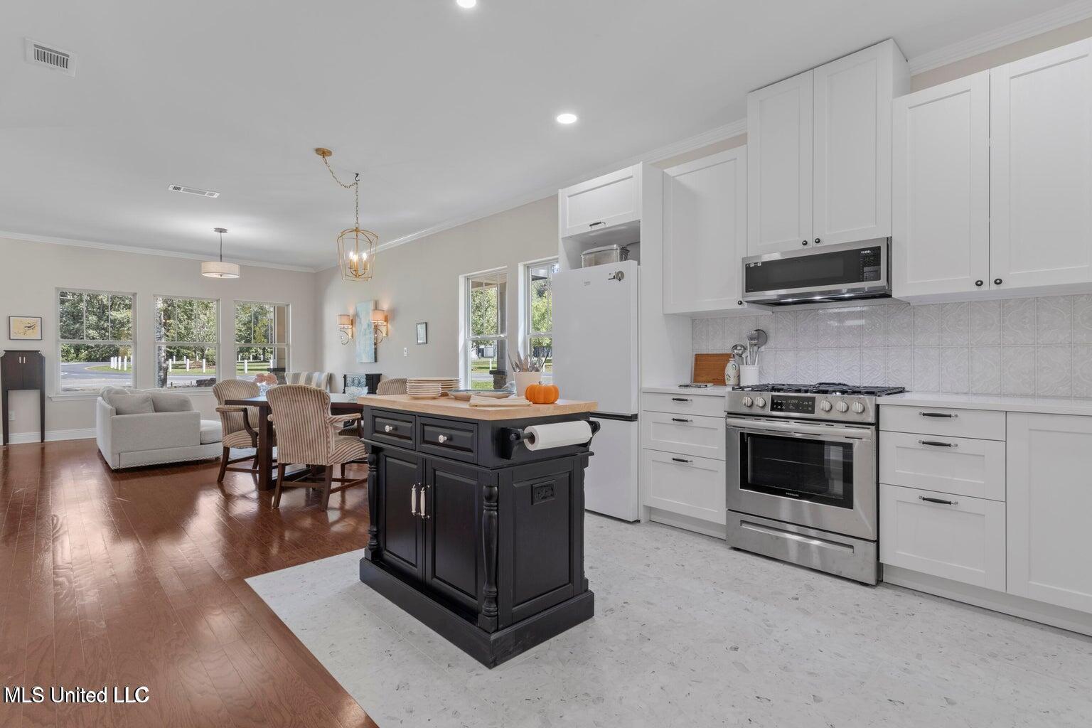 87001 Beaux Vue Court Diamondhead, MS 39525 - Photo 10 of 32 12 Kitchen-Den