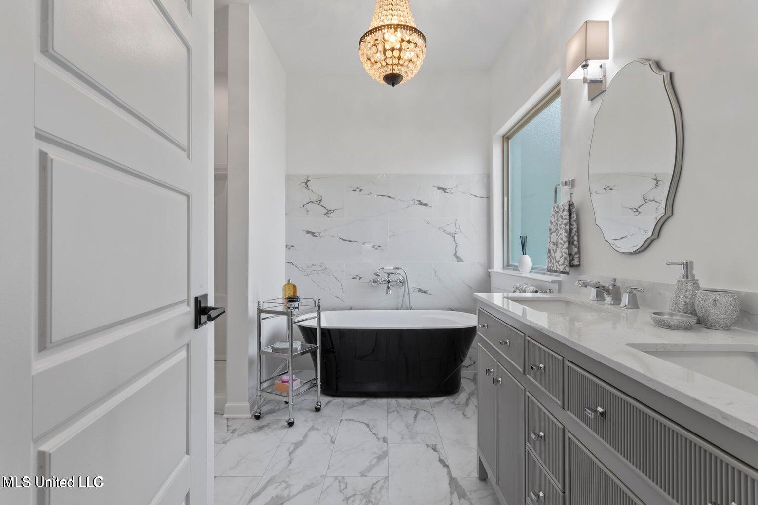 87001 Beaux Vue Court Diamondhead, MS 39525 - Photo 15 of 32 16 Primary Bath