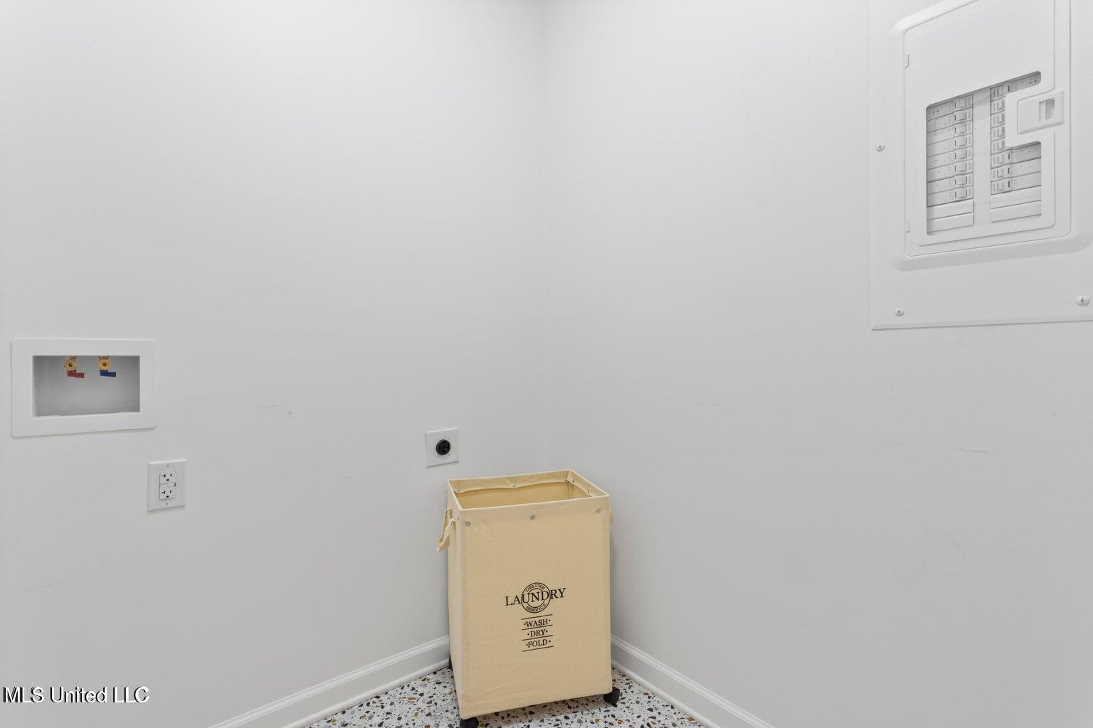 87001 Beaux Vue Court Diamondhead, MS 39525 - Photo 27 of 32 28 Laundry