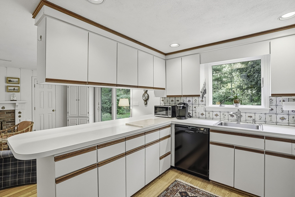 18 Coolidge Road Wayland, MA 01778 - Photo 9 of 26