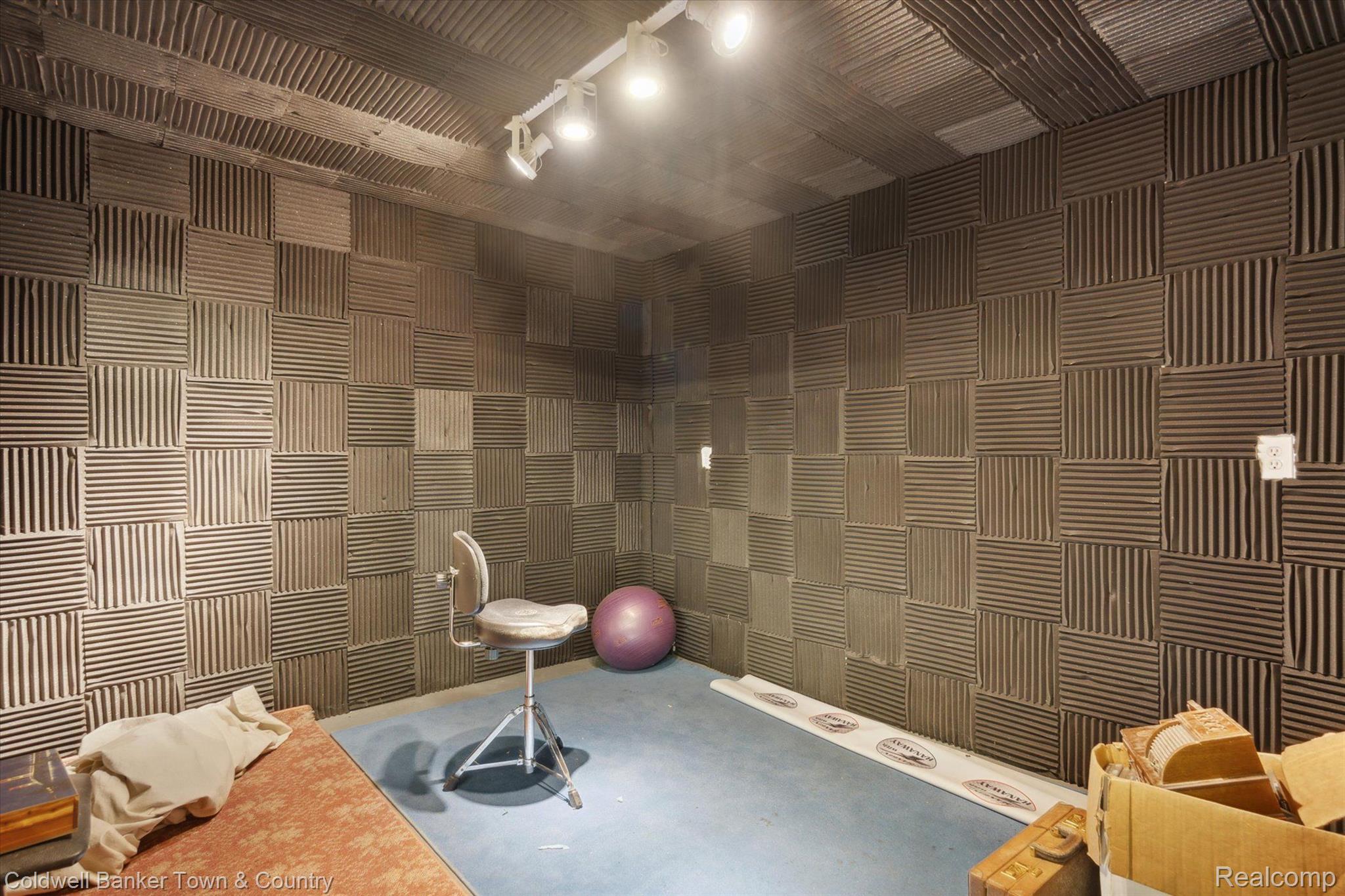 4928 Nature View Court Howell, MI 48843 - Photo 46 of 66 Recording Studio in Pole Barn