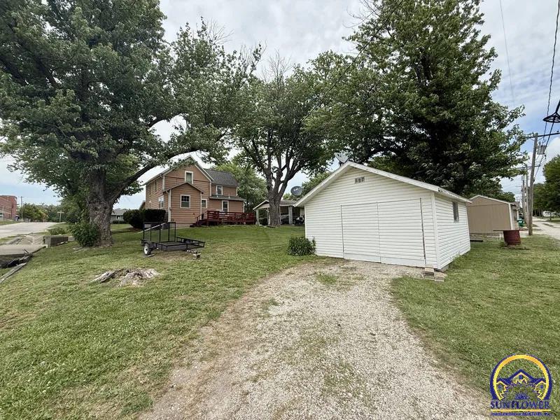 215 Kickapoo Street Hiawatha, KS 66434 - Photo 11 of 11