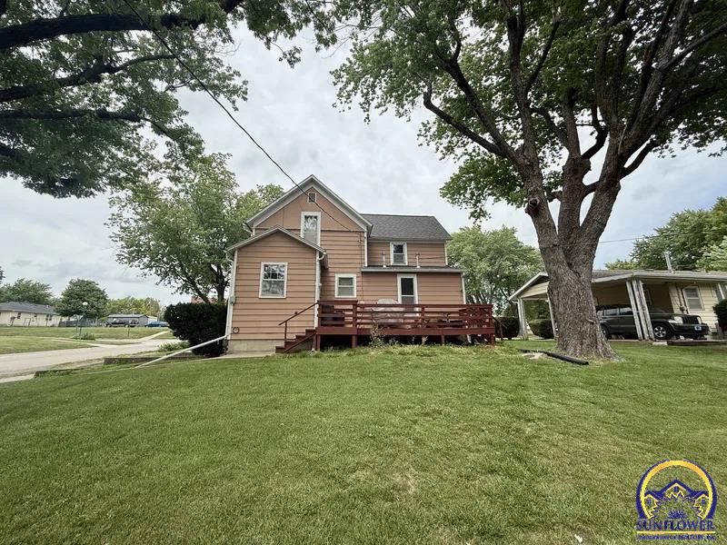 215 Kickapoo Street Hiawatha, KS 66434 - Photo 10 of 11