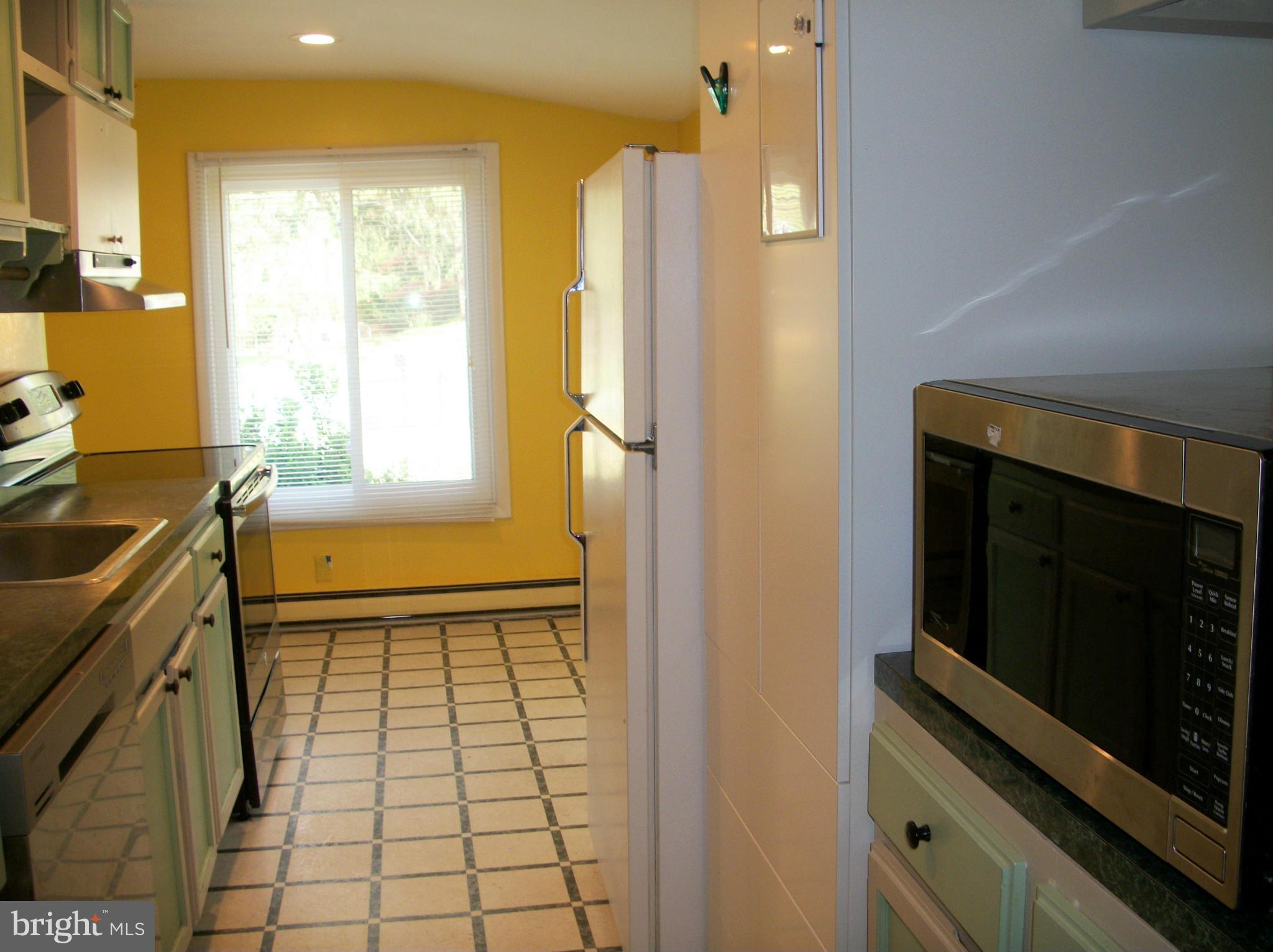 6600 Highbridge Road Bowie, MD 20720 - Photo 8 of 24 Kitchen