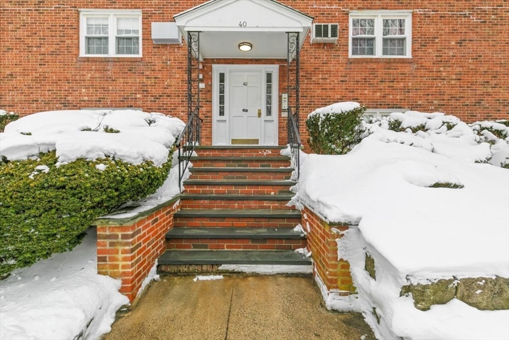 40 Railroad Avenue, Unit B2 Beverly, MA 01915 - Photo 3 of 31